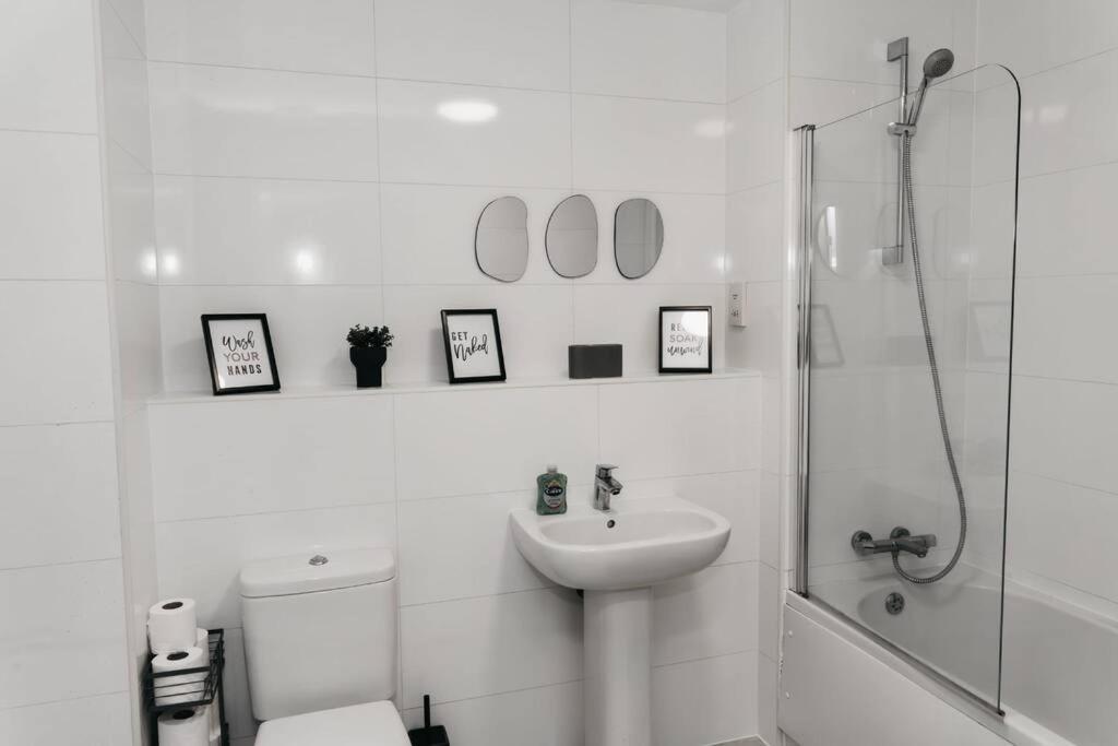 Stunning Modern Heart Of The City Apartment Sheffield Exteriör bild